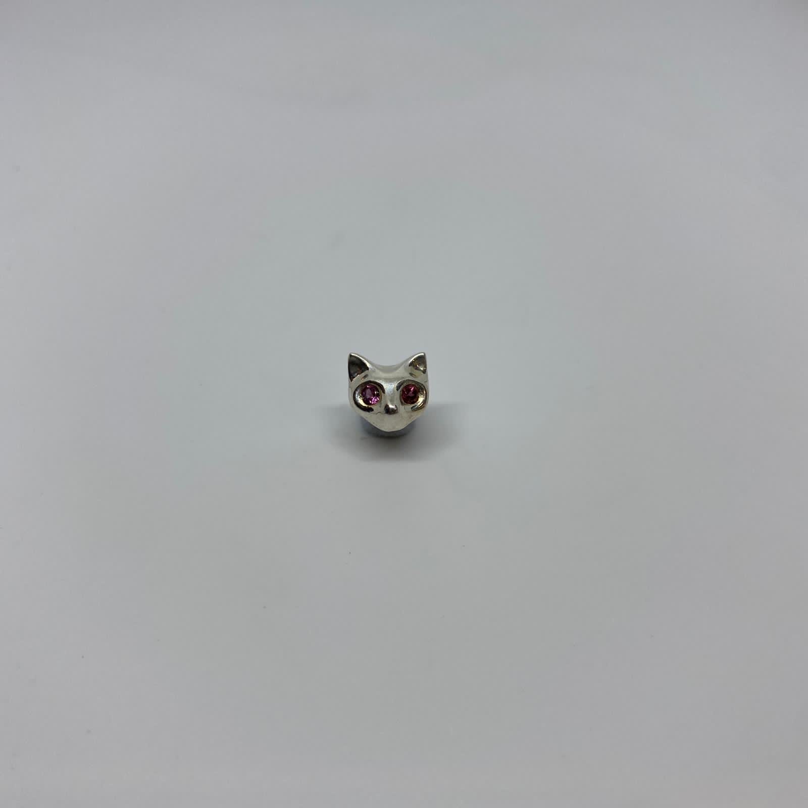 Cat Earring W/loadright garnet