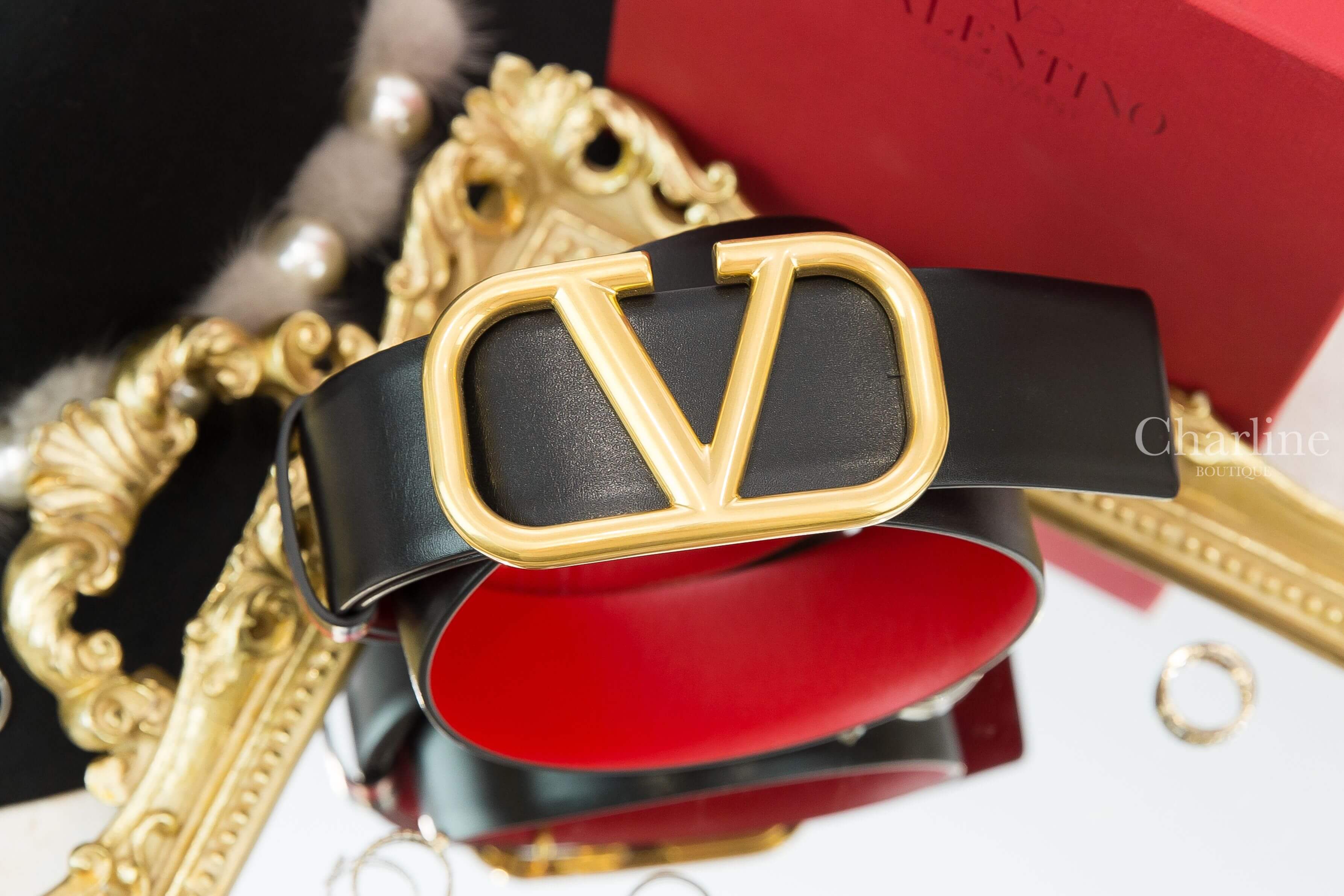 Valentino Reversible Vlogo Signature Belt In Glossy Calfskin 40mm 黑色/紅色小牛皮金色VLogo雙面皮帶