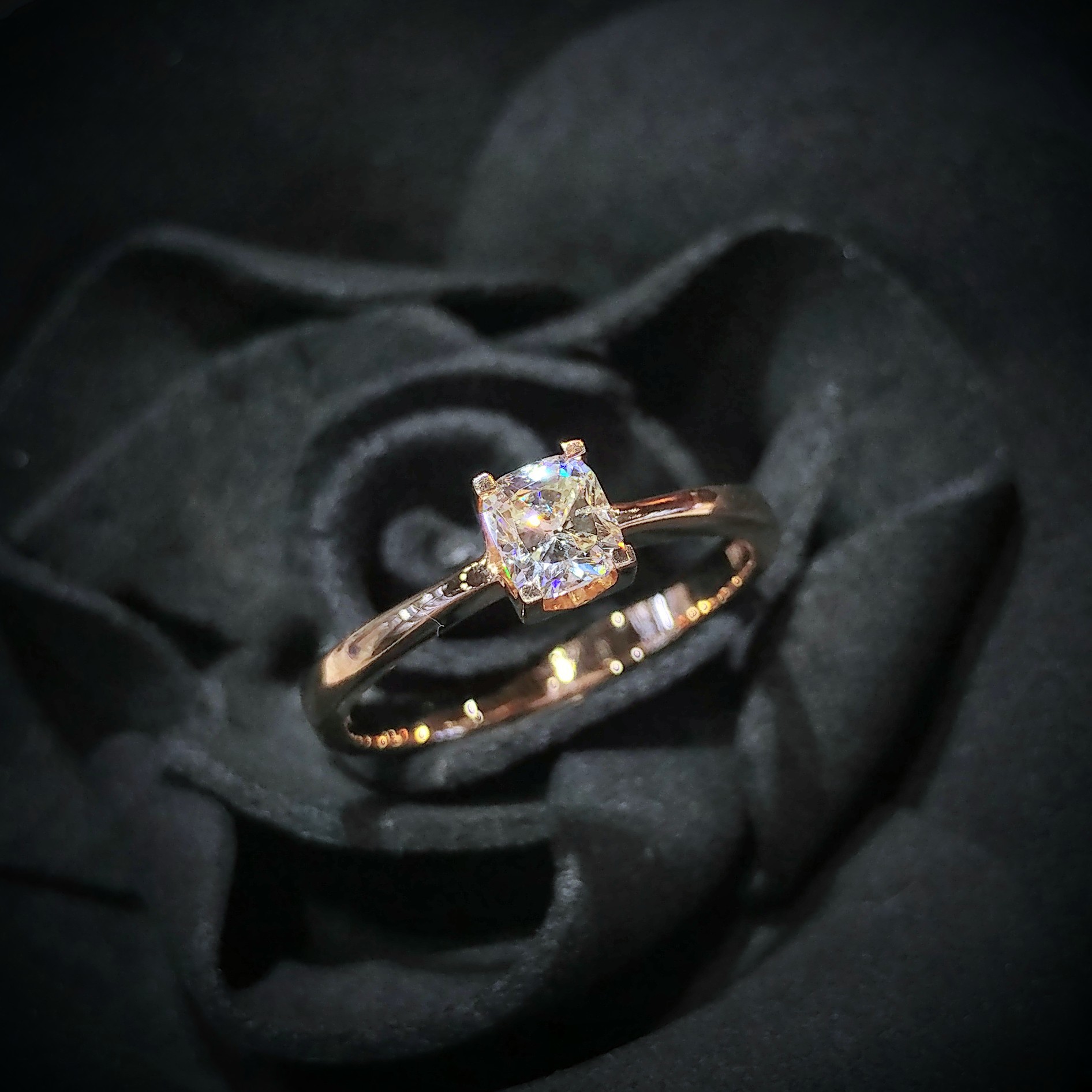 全新18K玫瑰金【單粒46份方形鑽石】4爪戒指