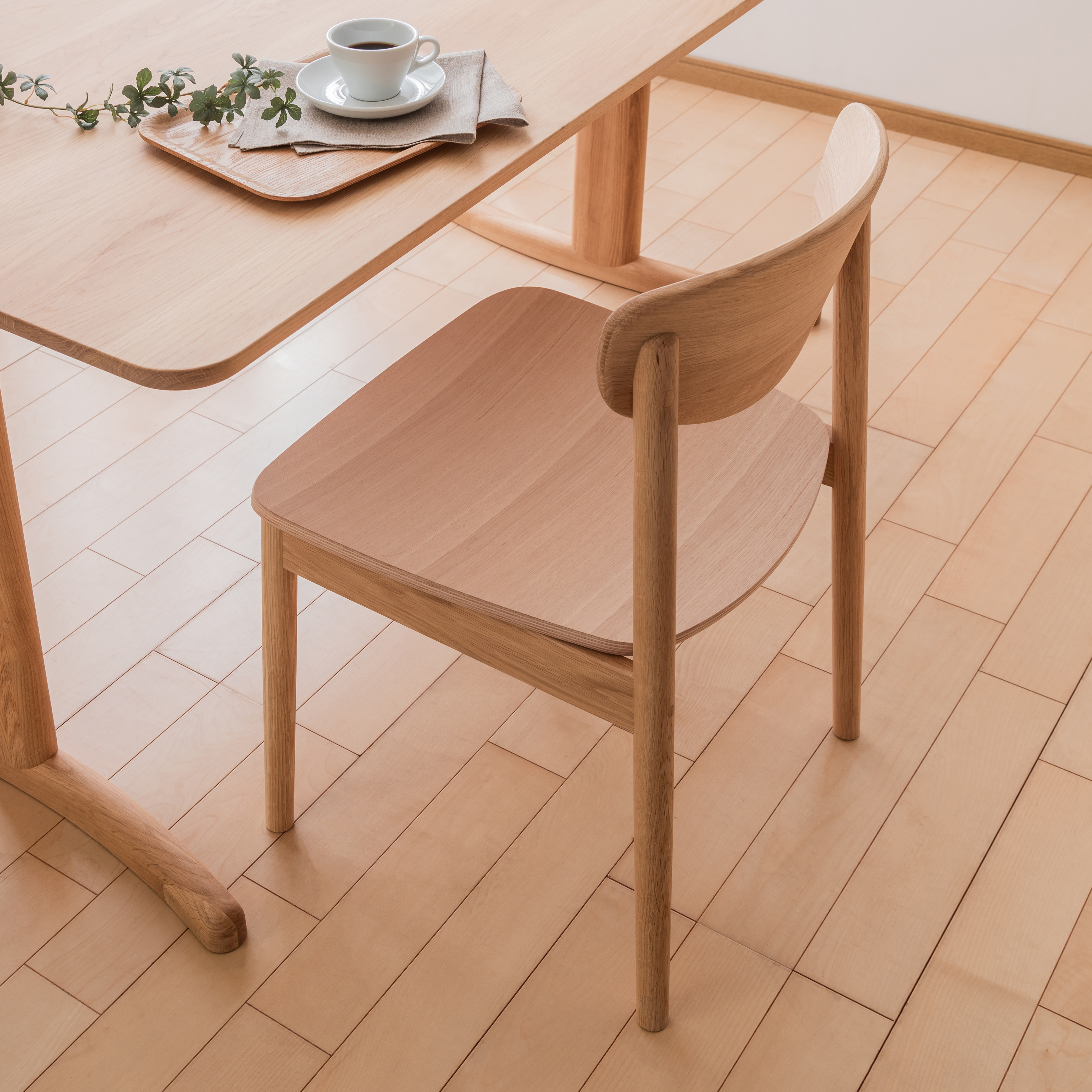 CW56 無垢材餐椅