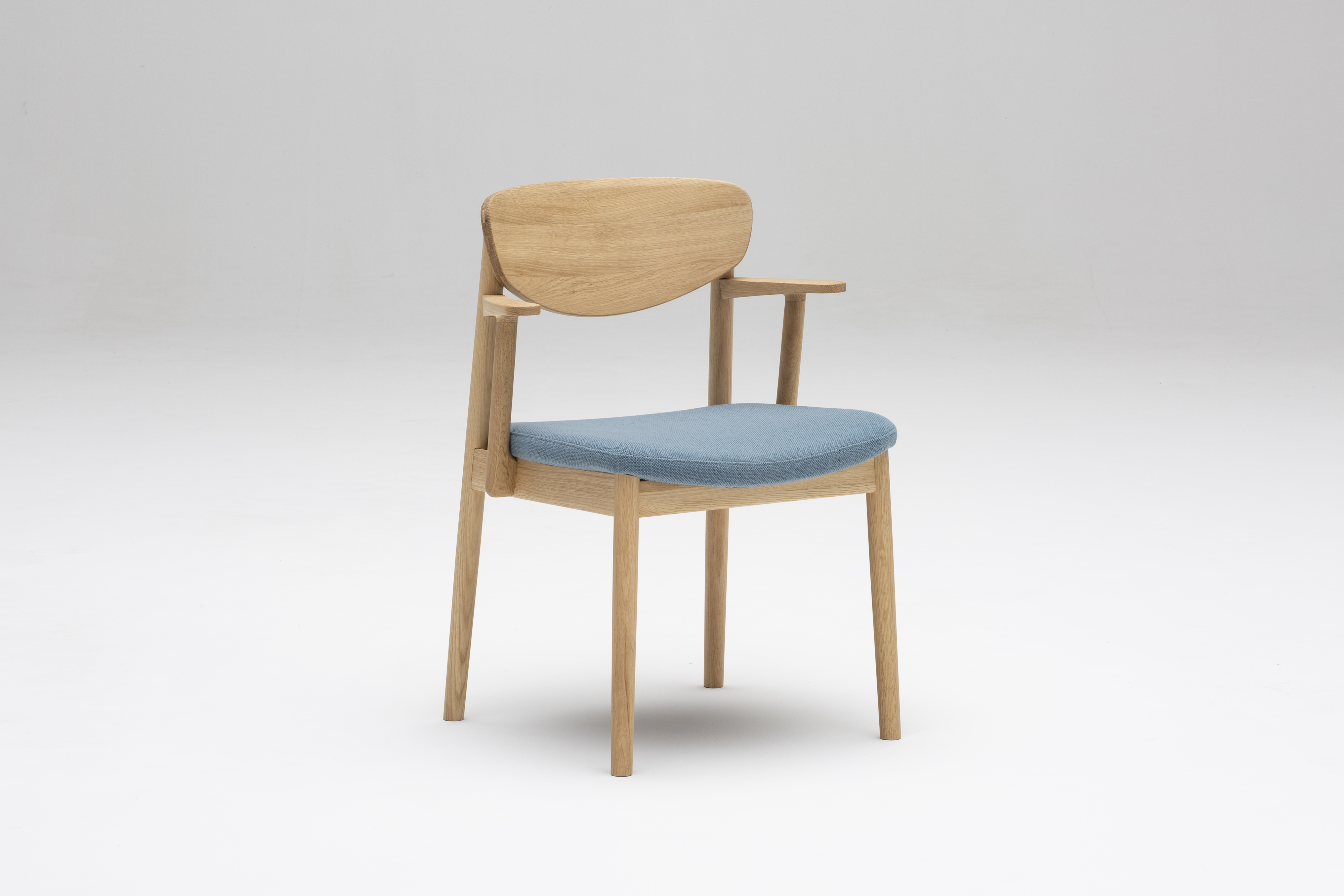 CW56 短扶手餐椅