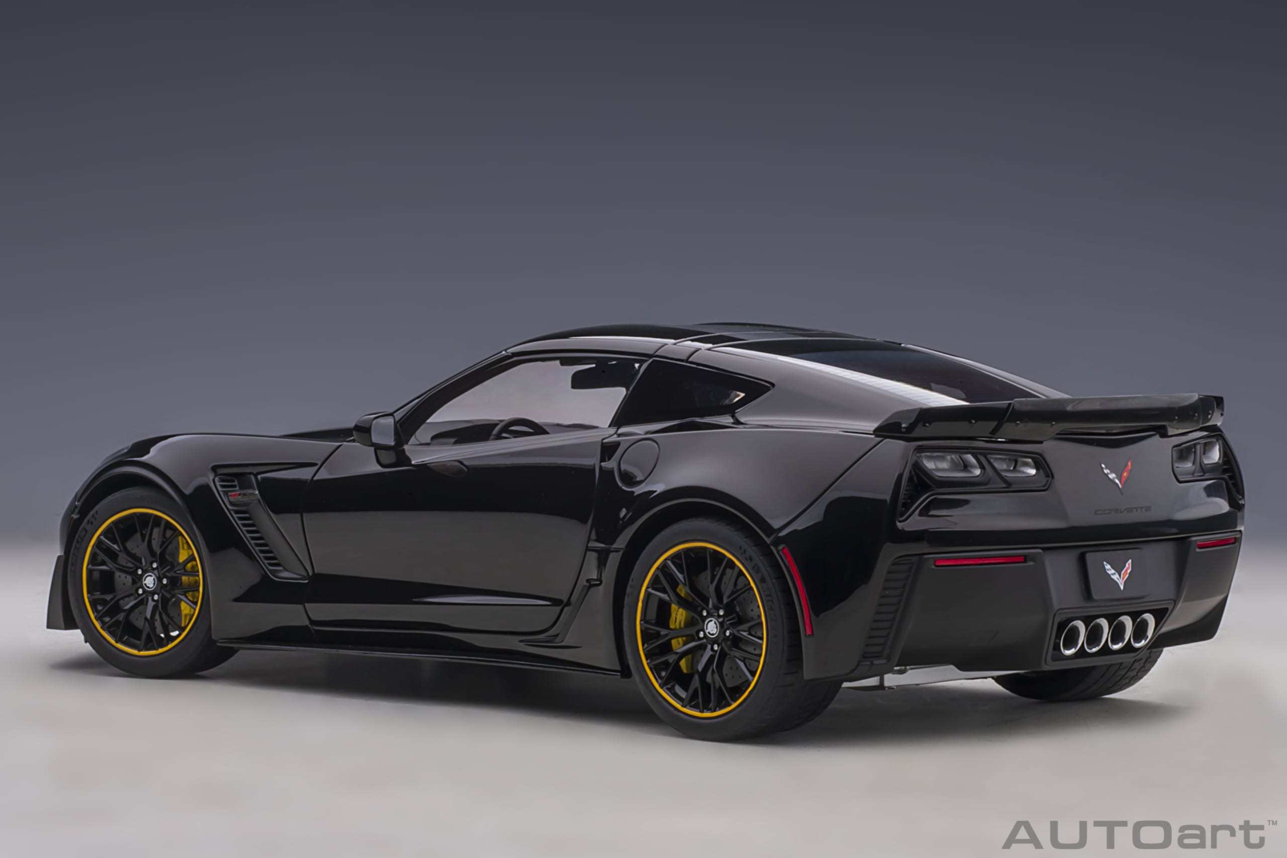 1/18 AUTOART Chevrolet Corvette C7 Z06 C7R Edition (Gloss Black) (71257)