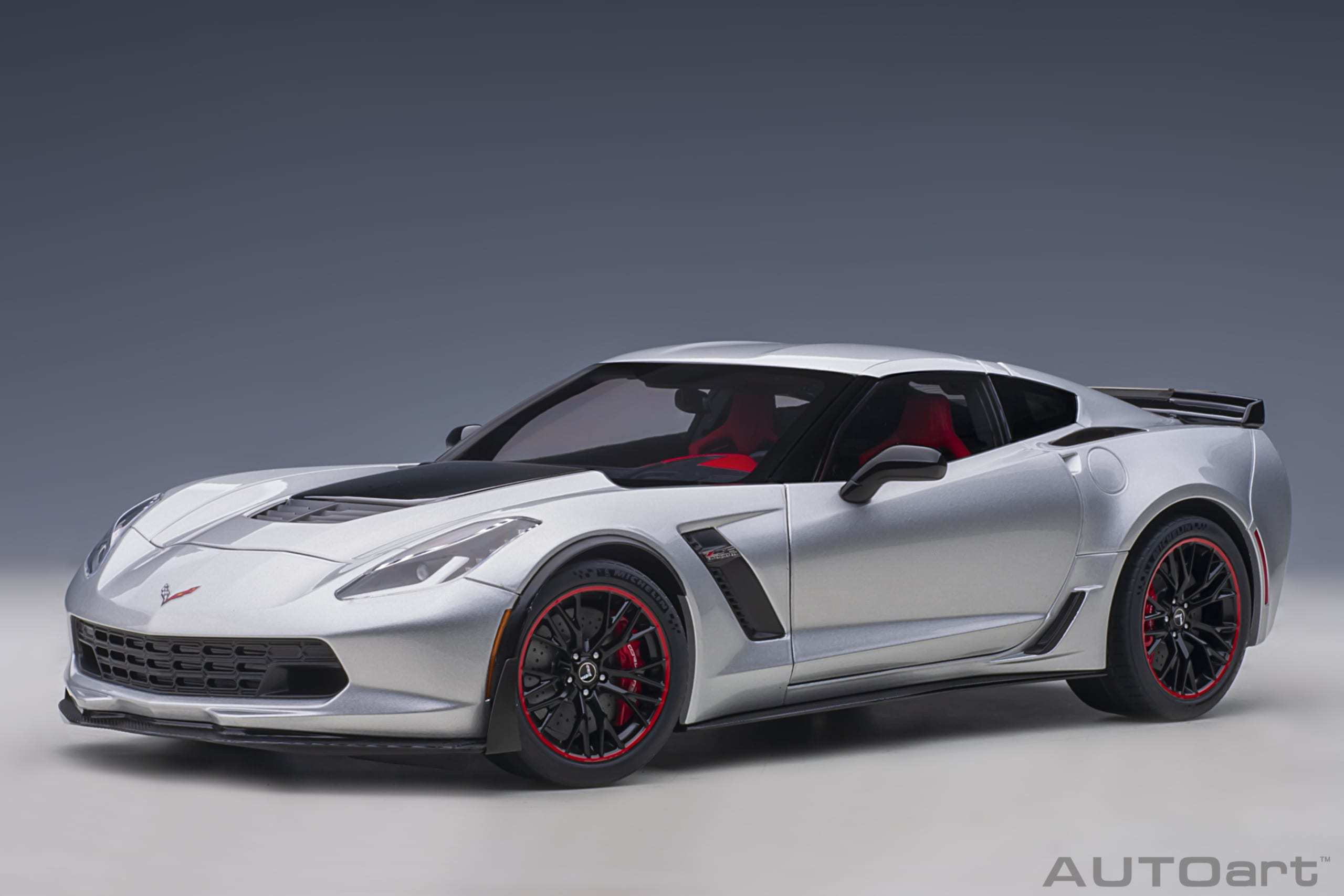 1/18 AUTOART Chevrolet Corvette C7 Z06 (Blade Silver) (71258)