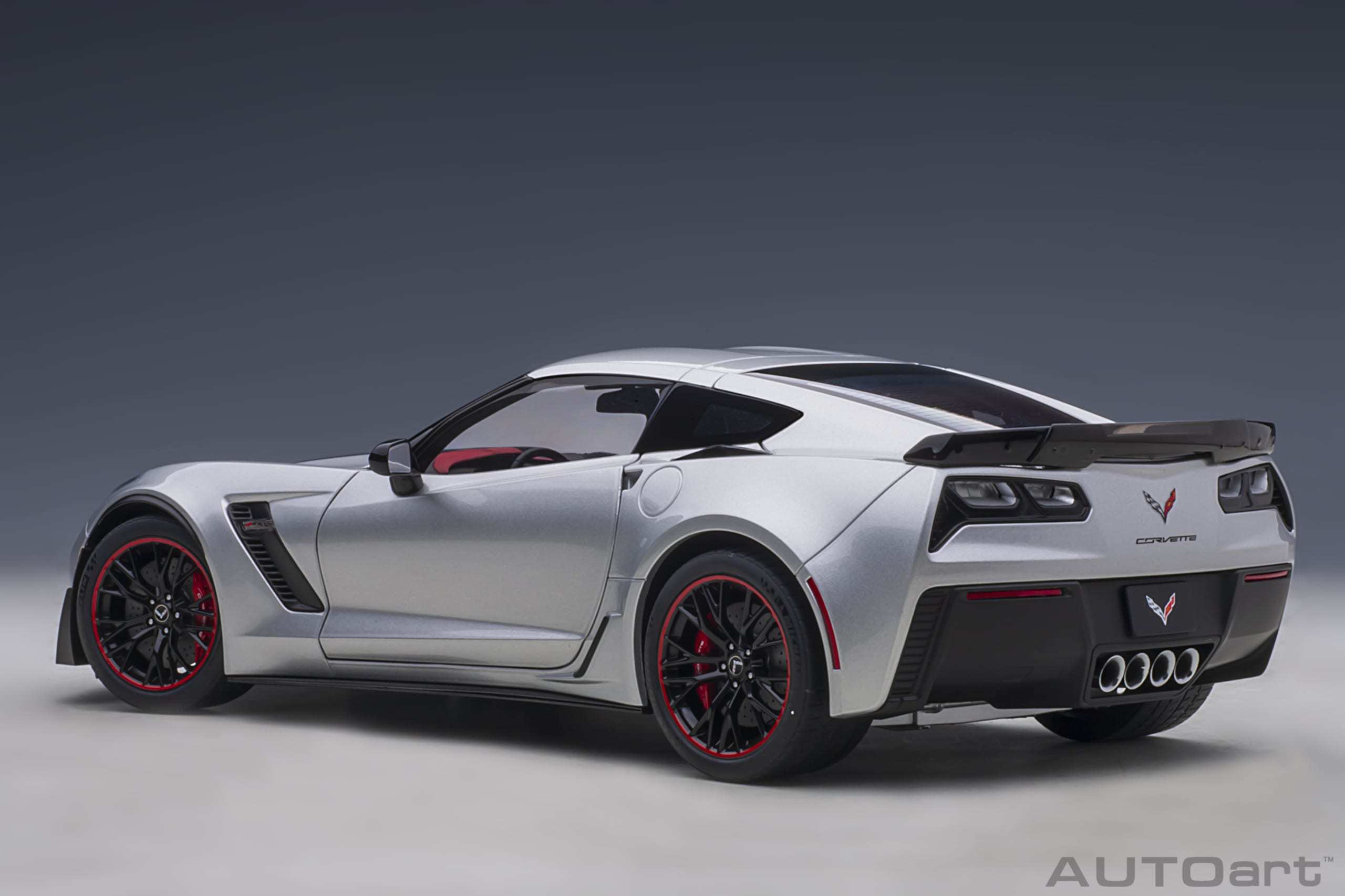 1/18 AUTOART Chevrolet Corvette C7 Z06 (Blade Silver) (71258)