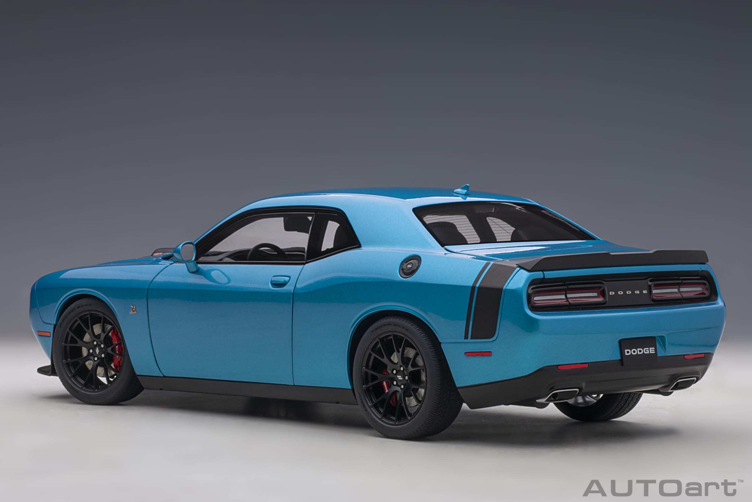 1/18 AUTOART Dodge Challenger 392 HEMI Scat Pack Shaker 2018 (B5 Blue) (71742)