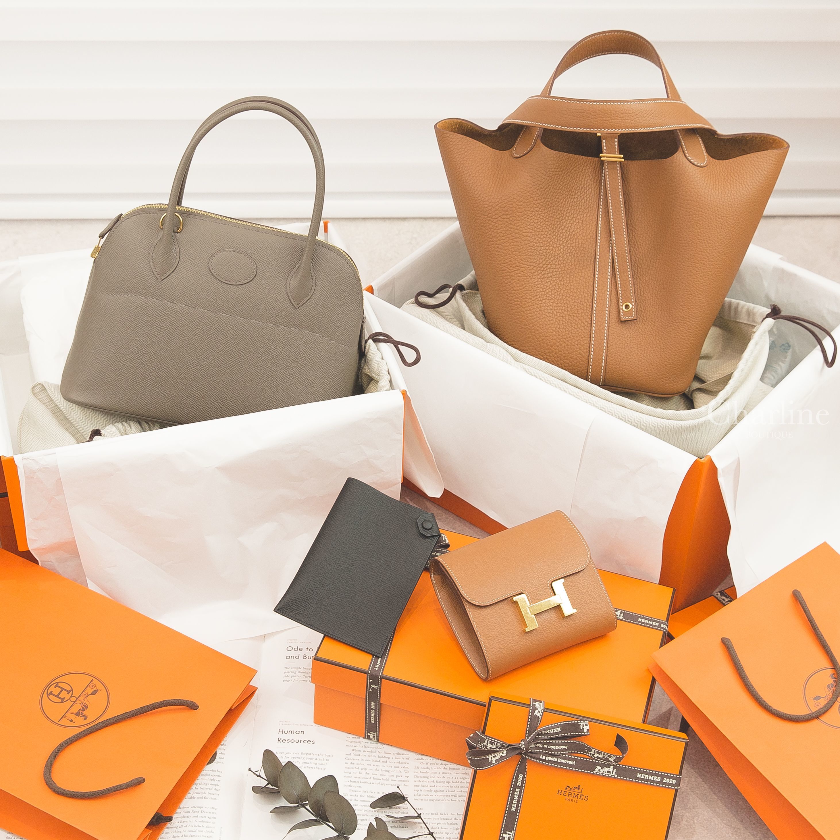 Hermès Picotin 22cm 37 焦糖色金釦,Bolide 27cm 8F 錫器灰金釦,Tarmac Passport 黑色黑釦護照夾,Constance Compact 焦糖色金釦短夾-Charline Boutique 精品代購