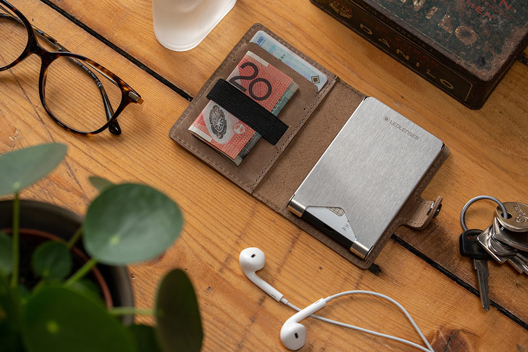 Ledlenser Lite Wallet® Led皮夾 灰褐色
