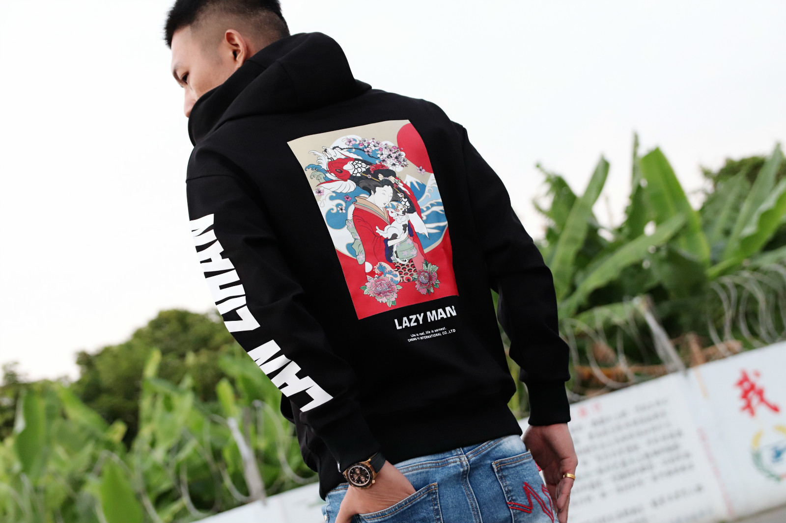 Lazy Man 蝶舞花魁長袖帽T