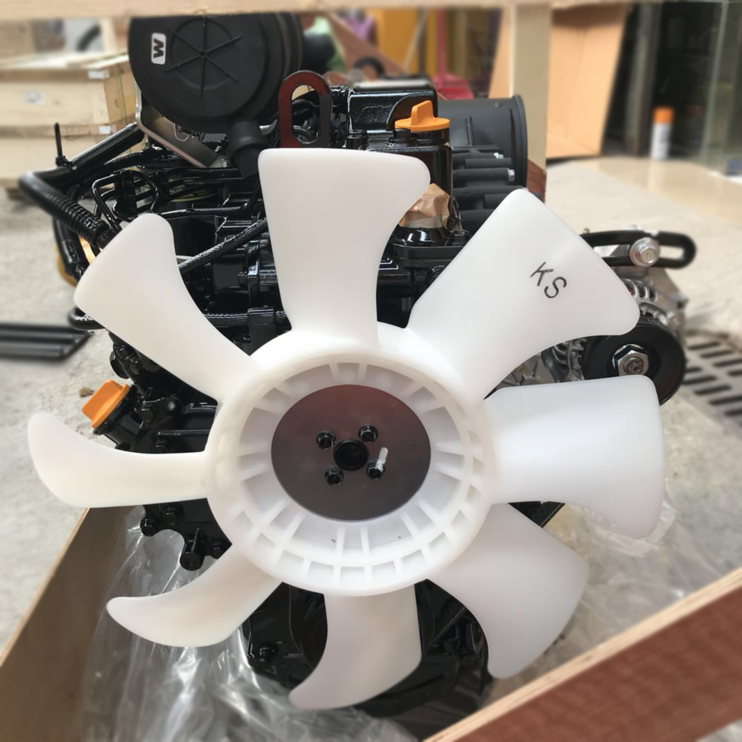 4713536 ~ MODEL :  4TNV88-BSBKC   發動機