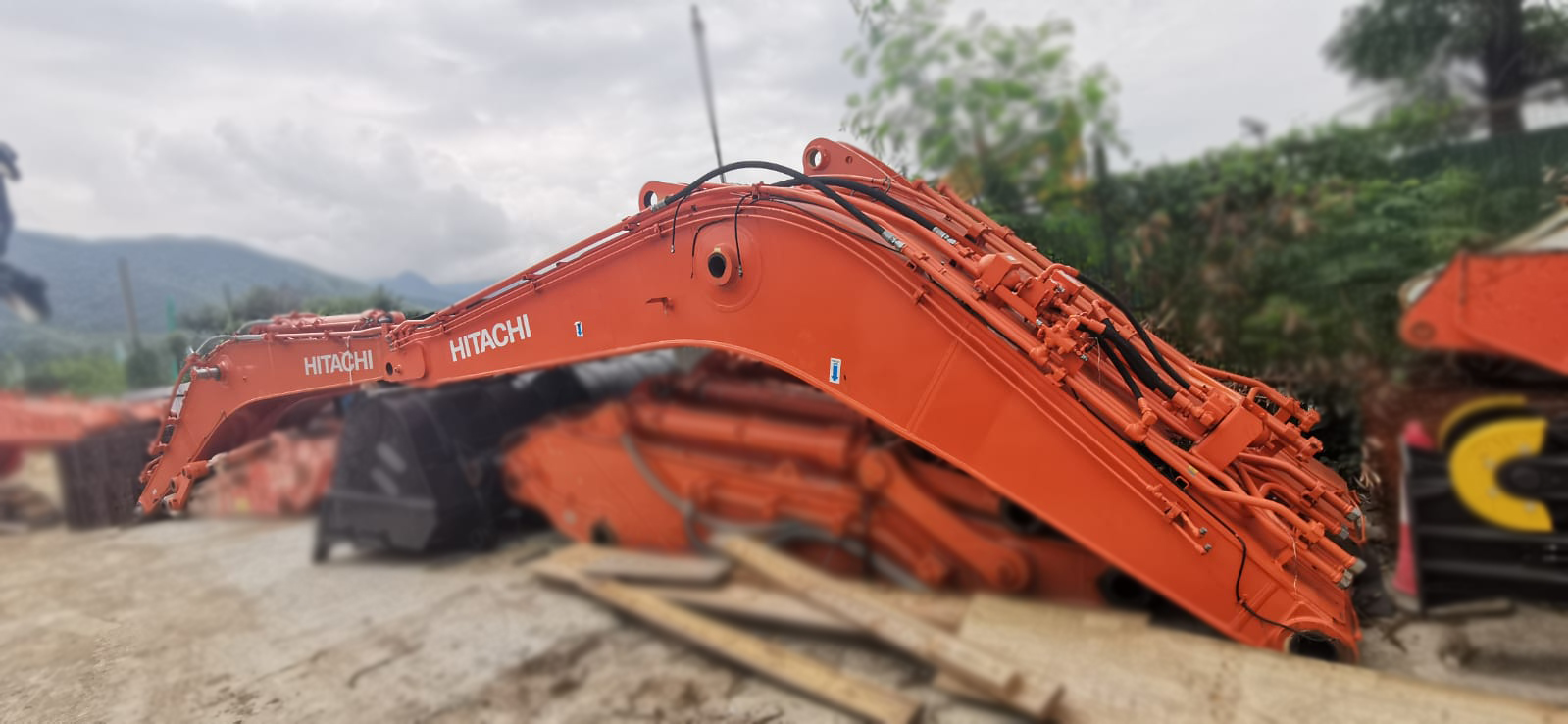 A170011 model ZX350LCK-3  全新原裝標準大細臂(五喉)