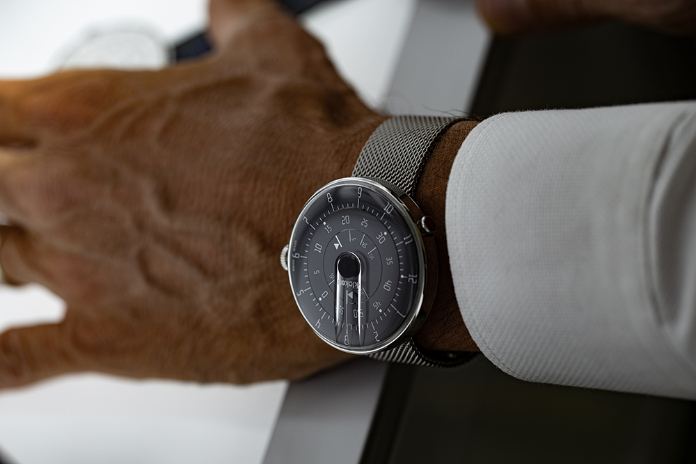 KLOK-01- M2  極簡黑色錶頭 + 米蘭錶帶