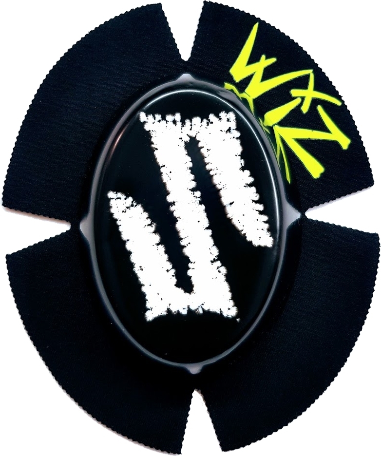 WIZ KNEE SLIDERS 滑塊 SUZUKI 黑底白