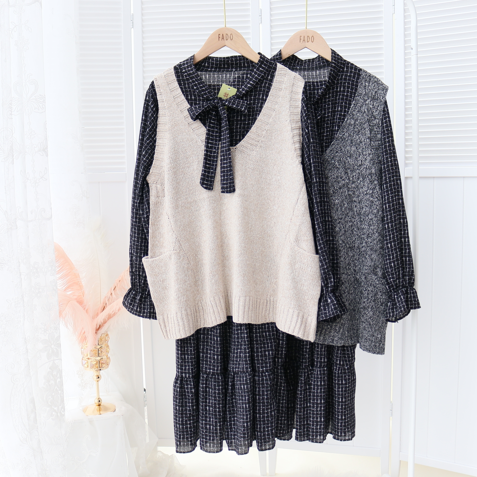 🏷️ SALE ! 背心+綁帶格紋套 9188002 (只剩下杏色)