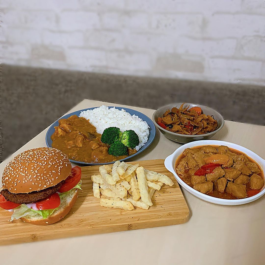 蔬味平生 蔬福漢堡排 未來肉 三杯猴頭菇 蔬果咖哩