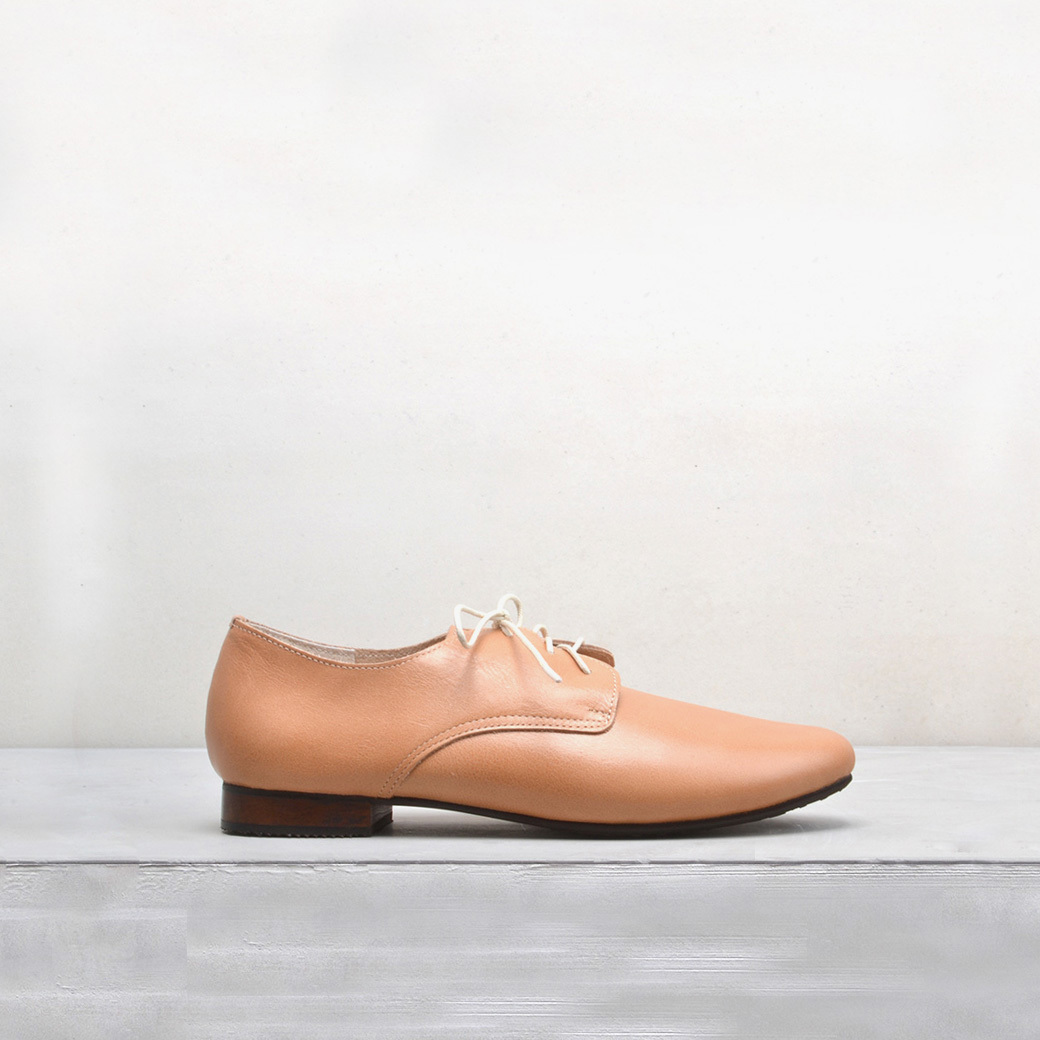 6837 駝色綁帶牛津