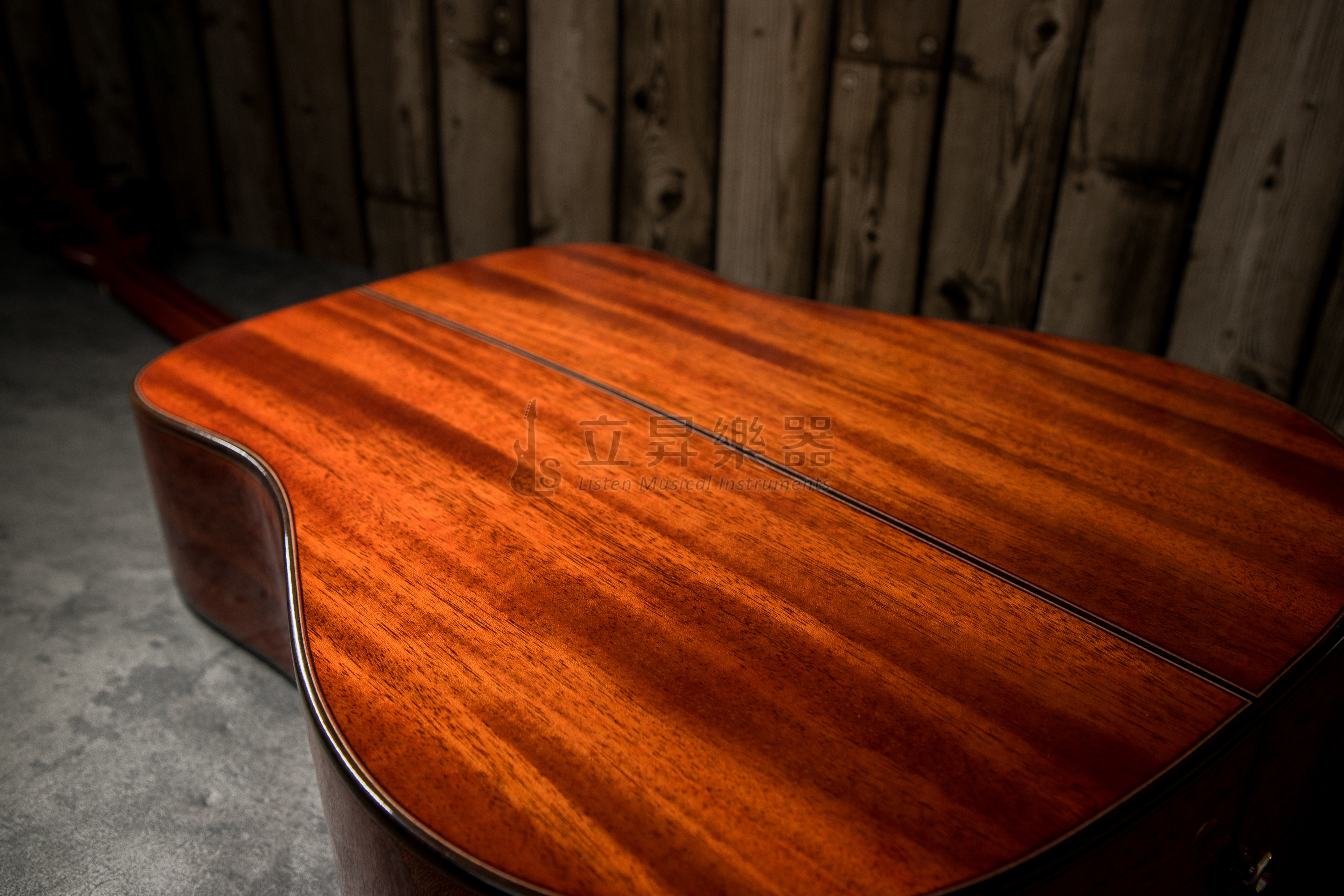 LAYA LAYA LD-256 雲杉面單板 桃花心木側背板 木吉他 D桶 附琴袋 第 6 張圖片｜三峽吉他 / Bass