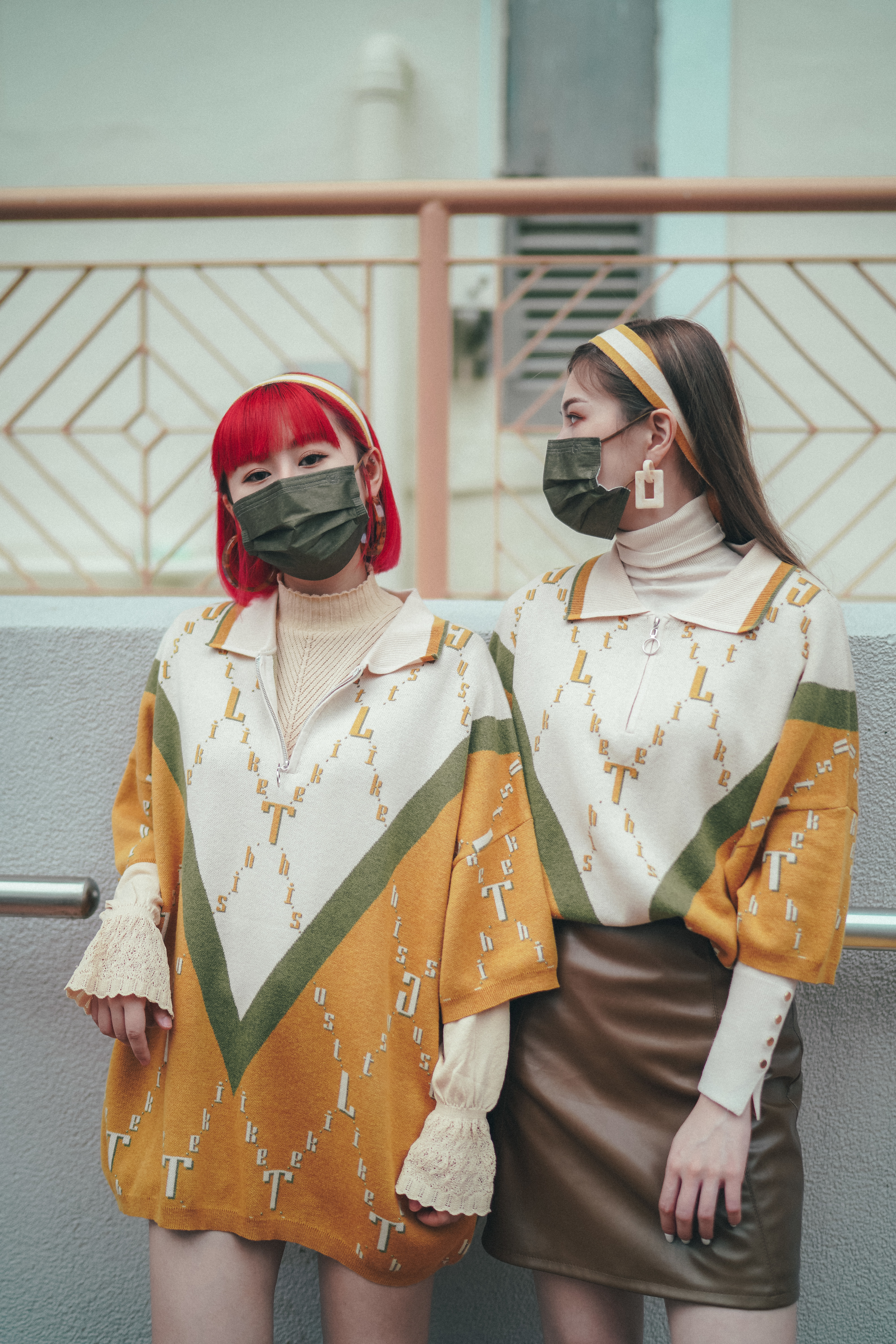 【Just Home】拉鍊馬球領針織短袖上衣 - 芥末黃