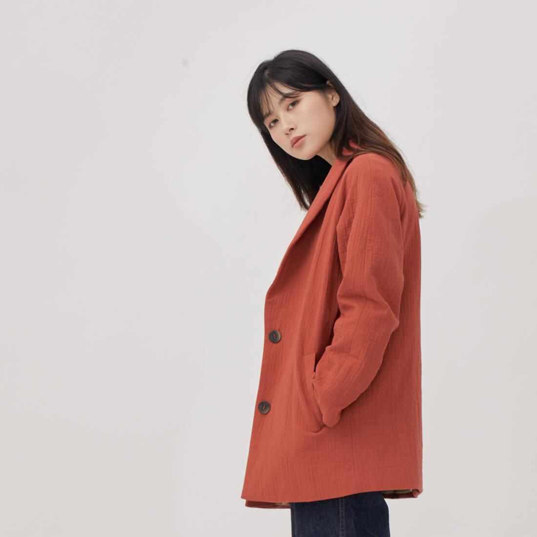 Carol絲瓜領雙釦長版外套/磚紅