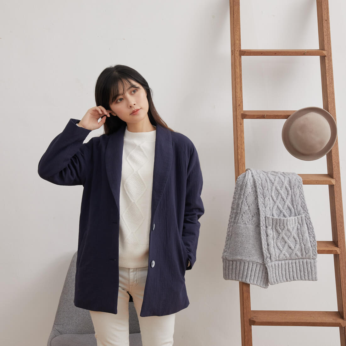 Carol絲瓜領雙釦長版外套/深藍