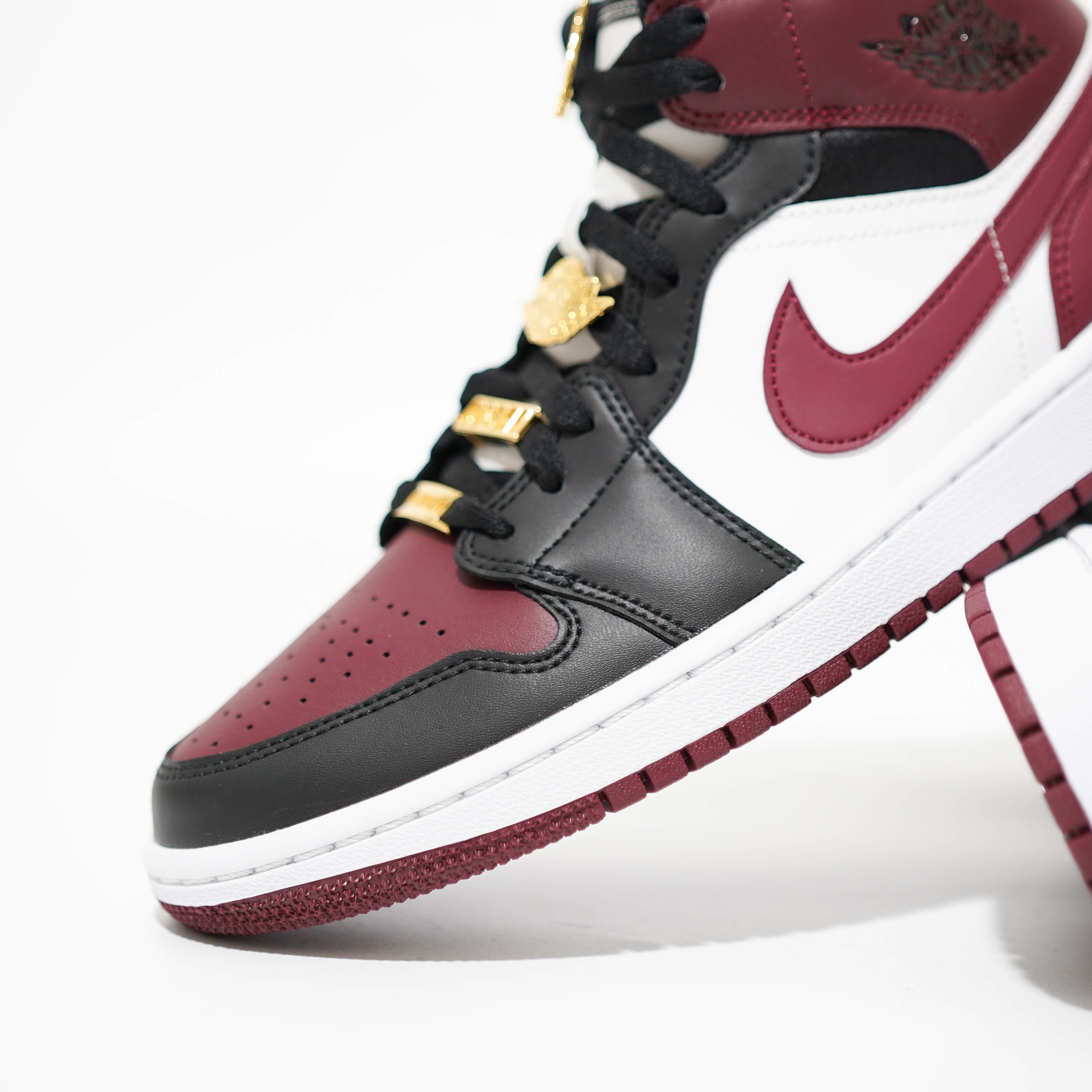 [現貨] Air Jordan 1 Mid "Beetroot" CZ4385-016