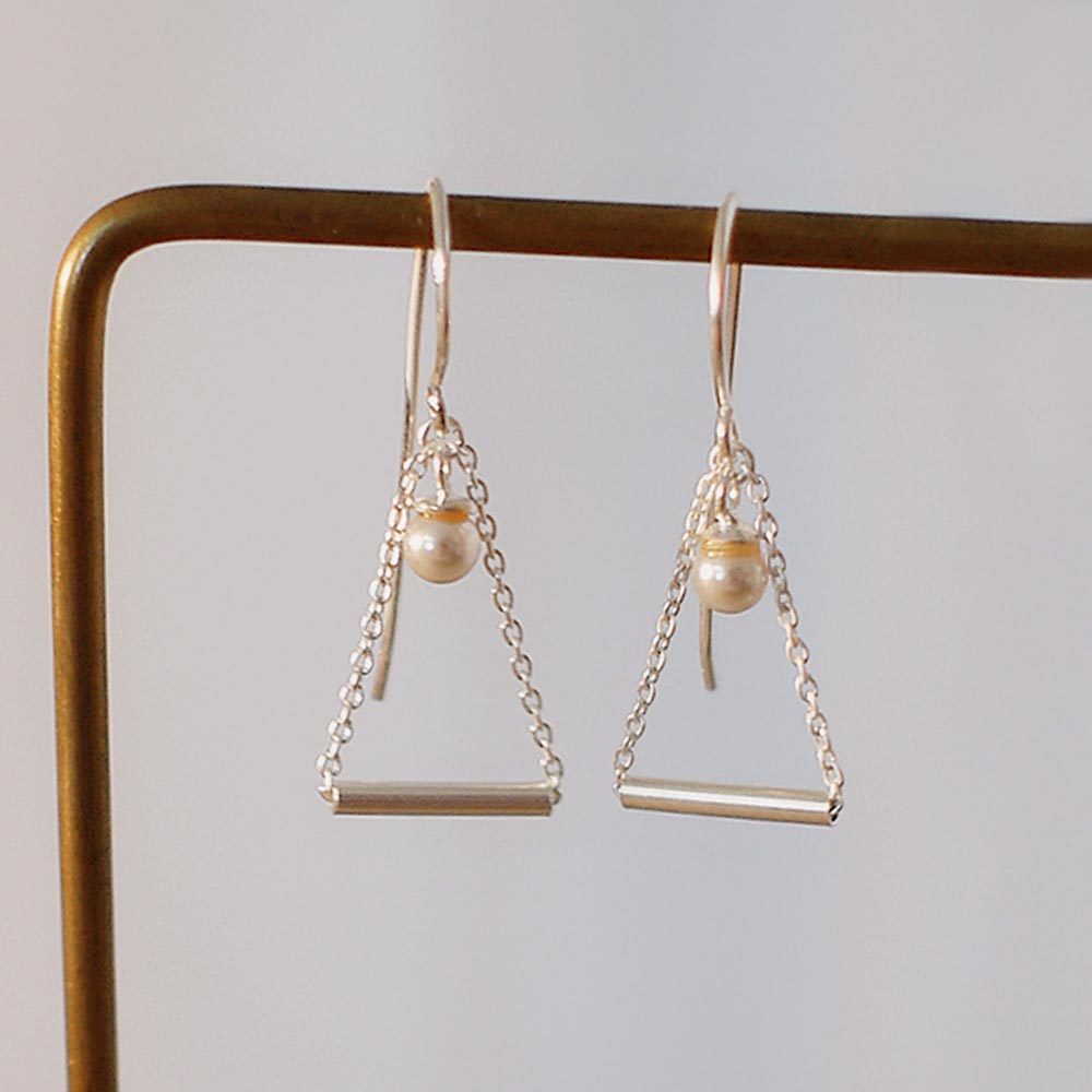 優雅的提琴手純銀耳環(淡水珍珠)/SE763S