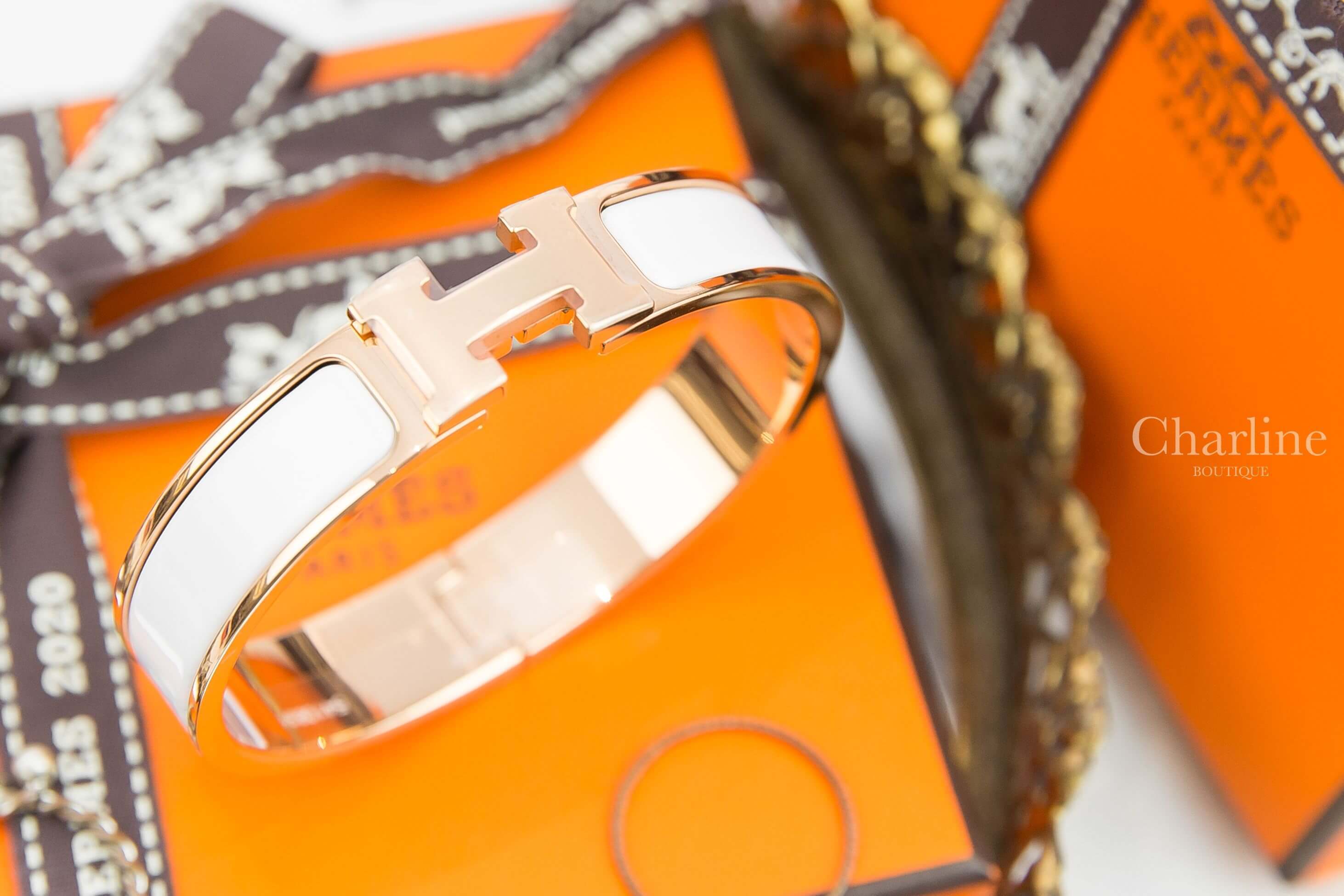 Hermès Clic H Bracelet 白色珐瑯鍍玫瑰金釦細版手環-Charline Boutique 精品代購