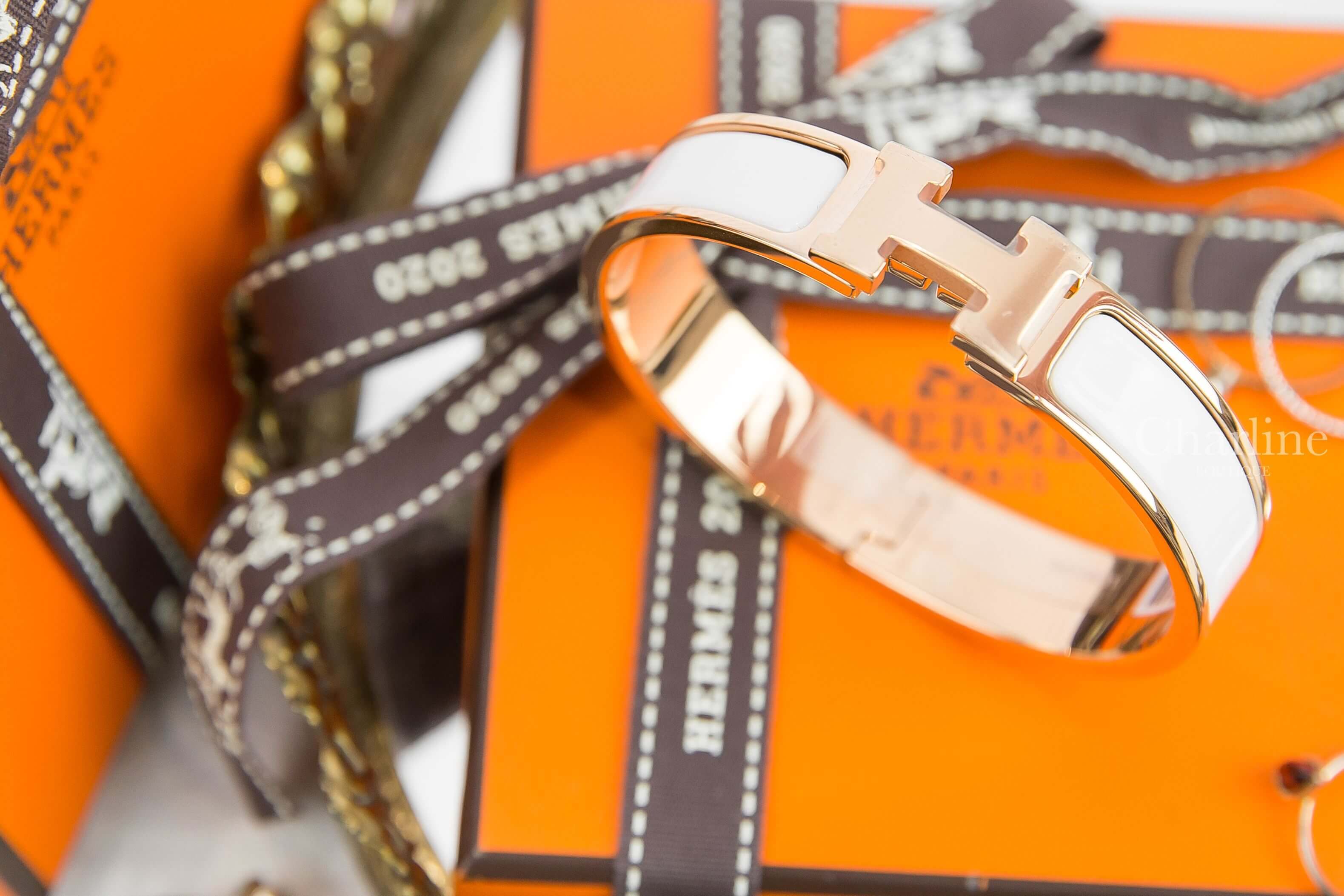 Hermès Clic H Bracelet 白色珐瑯鍍玫瑰金釦細版手環-Charline Boutique 精品代購