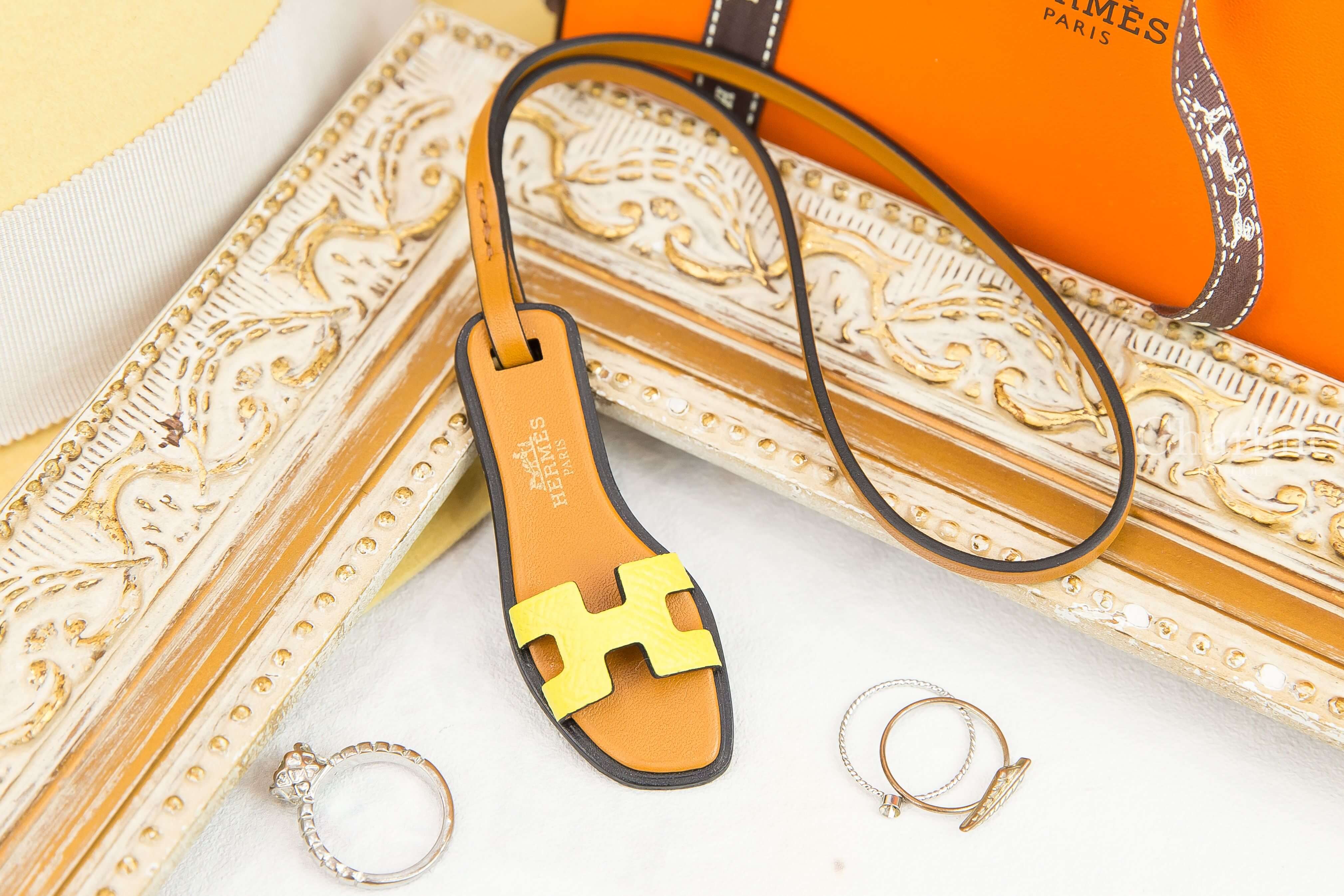 Hermès Oran Nano 萊姆黃拖鞋吊飾