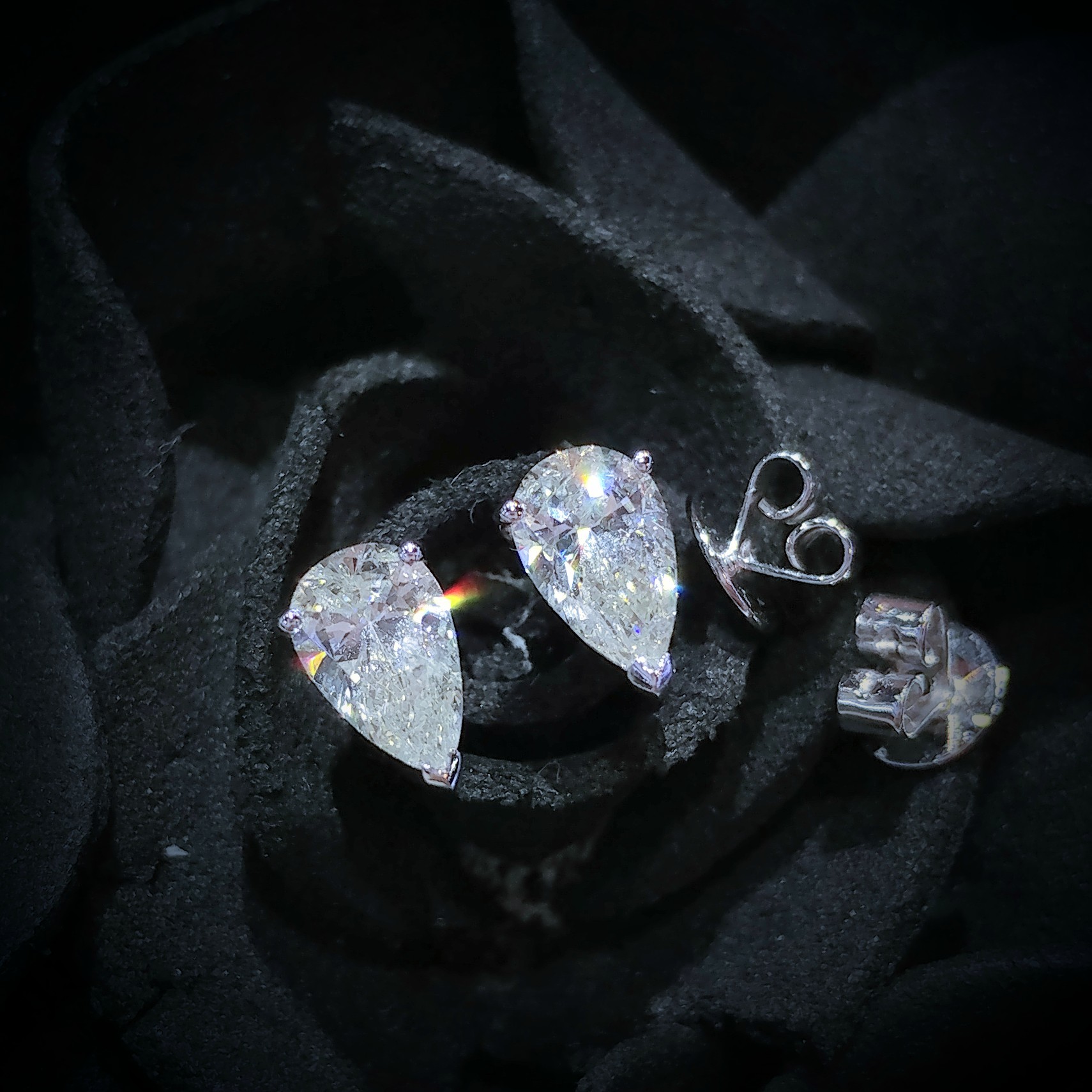 全新18K白金【主石1卡8份梨形鑽石】耳環