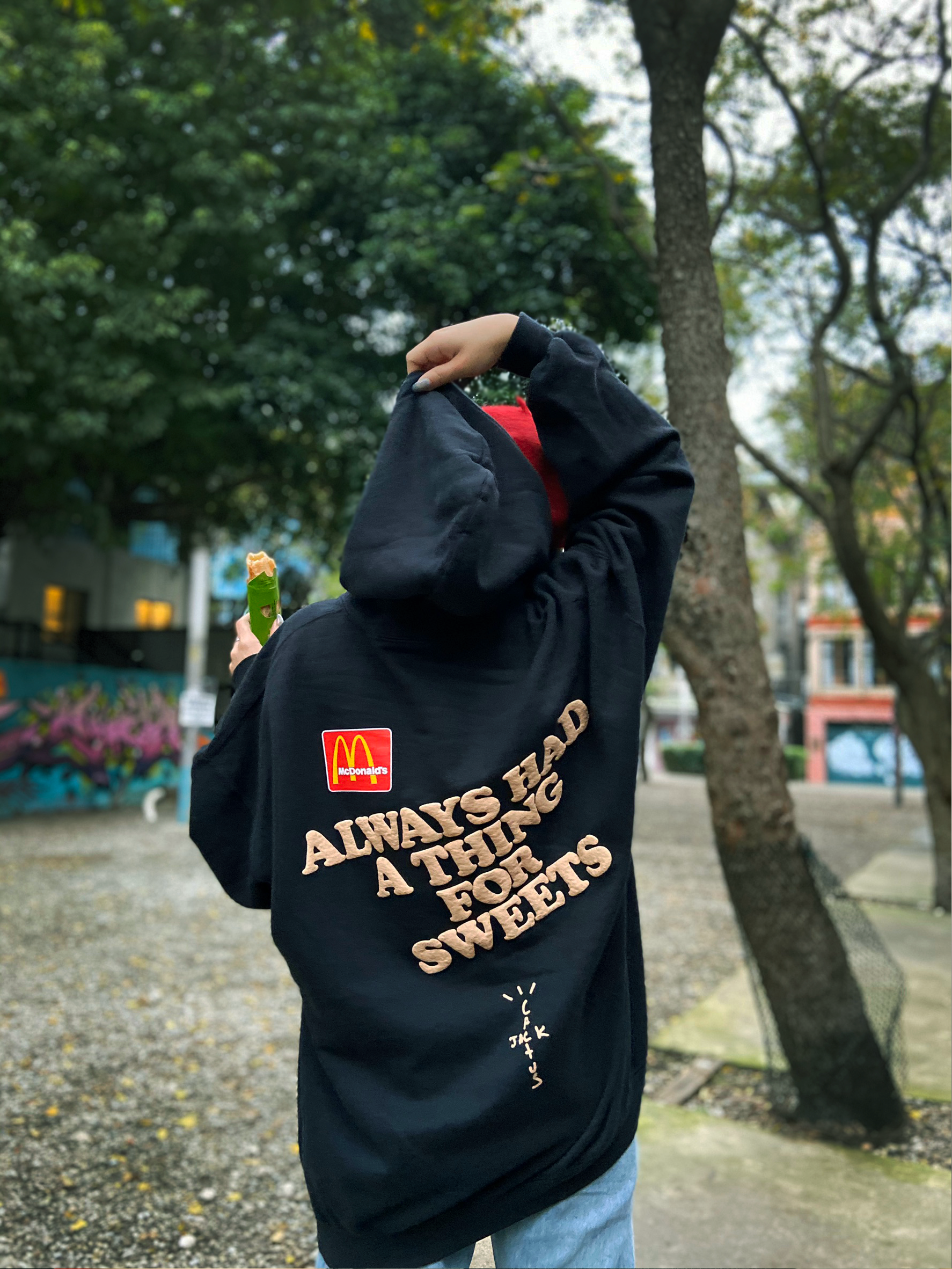 トラヴィススコットx マクドナルド　Apple Pie Hoodie Travis Scott x McDonald's Apple Pie Hoodie Drop