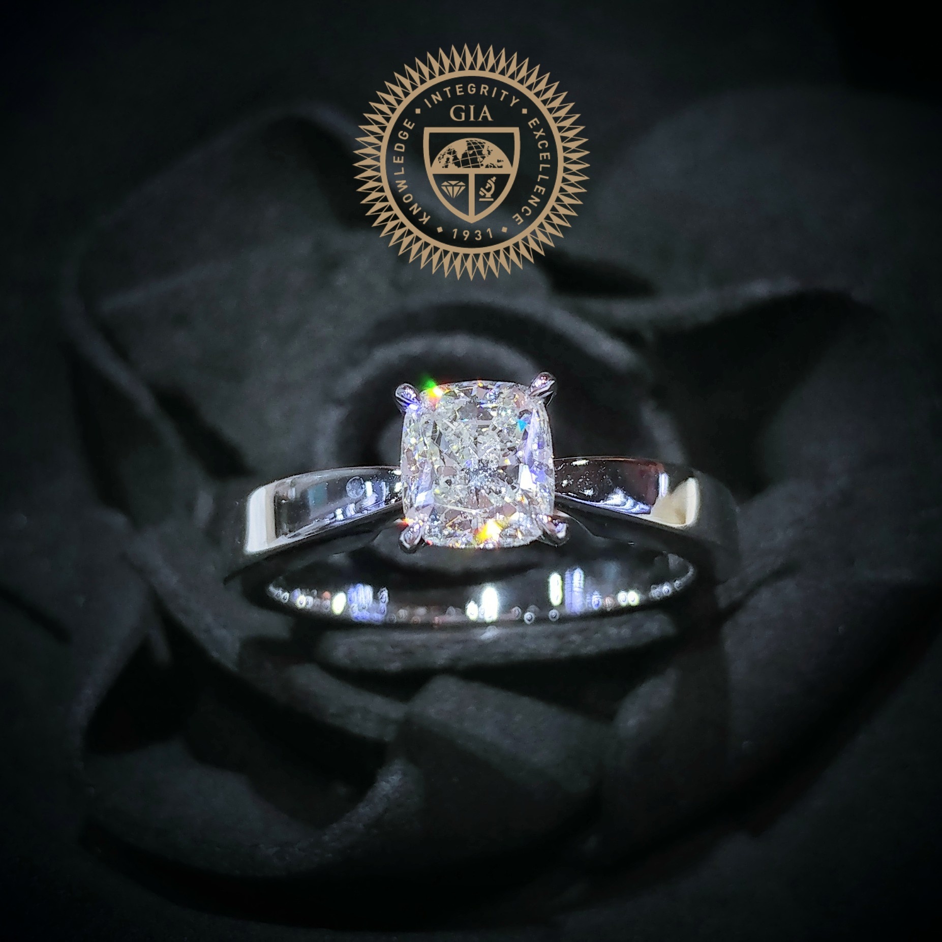 18K White Gold 1ct Cushion Cut Diamond Solitaire Ring