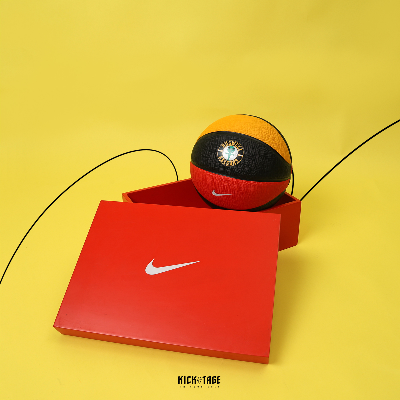 NIKE ROSWELL RAYGUN 7號球 紅黑黃 外星人 雷射槍 運動 籃球【N100284205707】BBASKETBALL