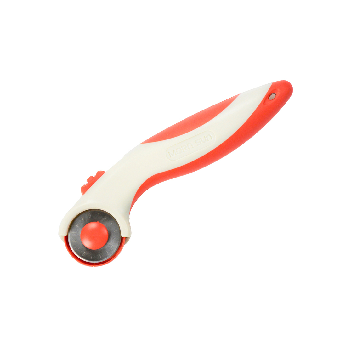 【28mm企鵝自動圓刀】 裁布 拼布 輪刀 工具刀 滾刀 縫紉工具