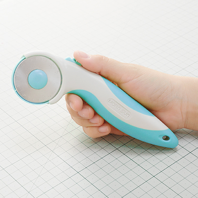 【45mm拼布圓刀】 專利設計 安全保護蓋  拼布刀 滾刀 輪刀 裁布刀 裁縫