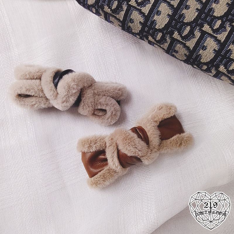 皮革毛邊鴨嘴夾