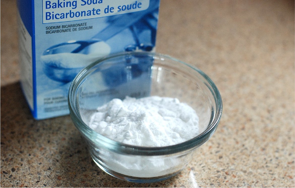 白衣泛黃去污第四招：小蘇打粉