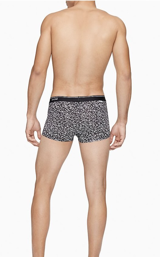 Calvin Klein 黑白大理石紋低腰四角褲