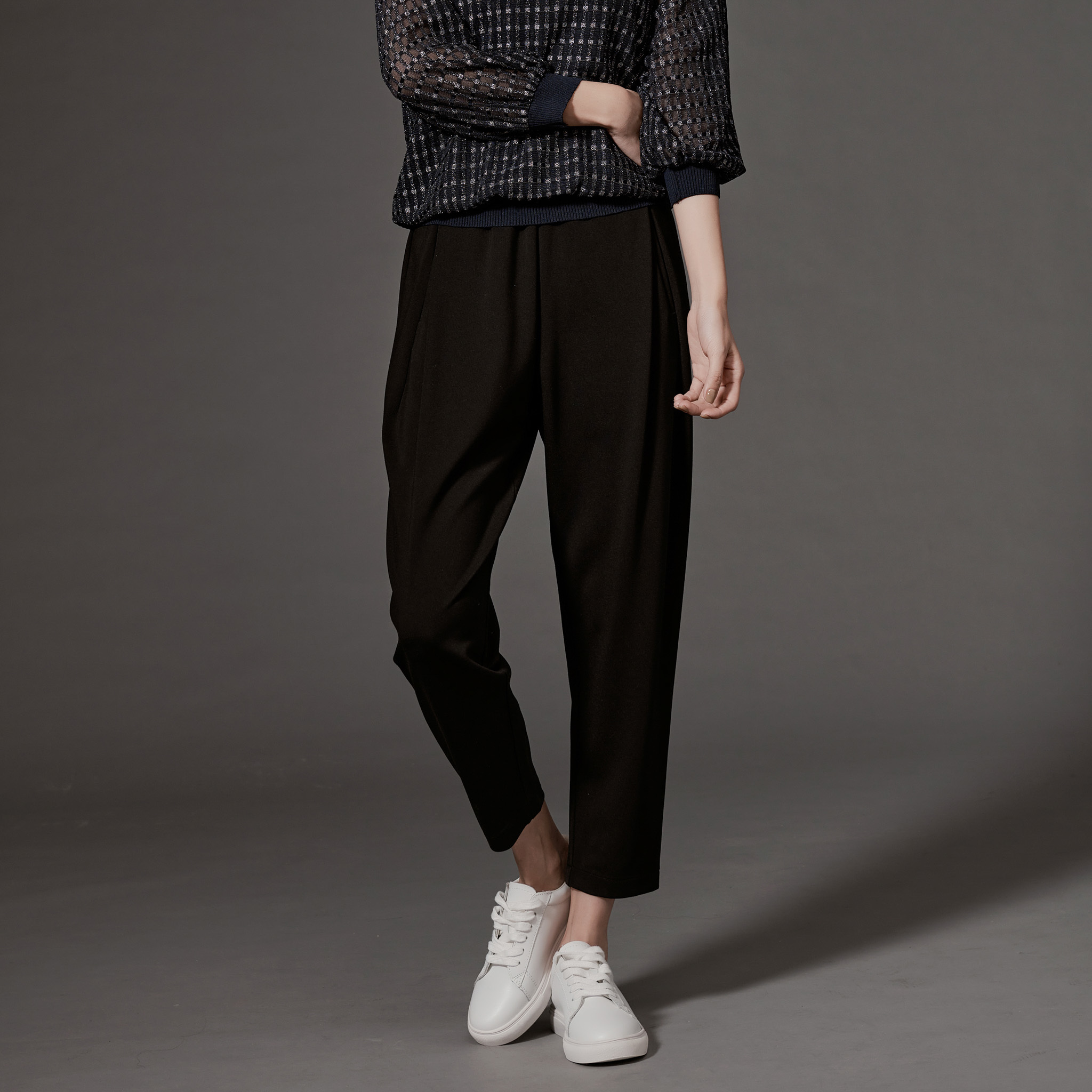 Top1 鬆緊腰帶打褶繭形男友褲