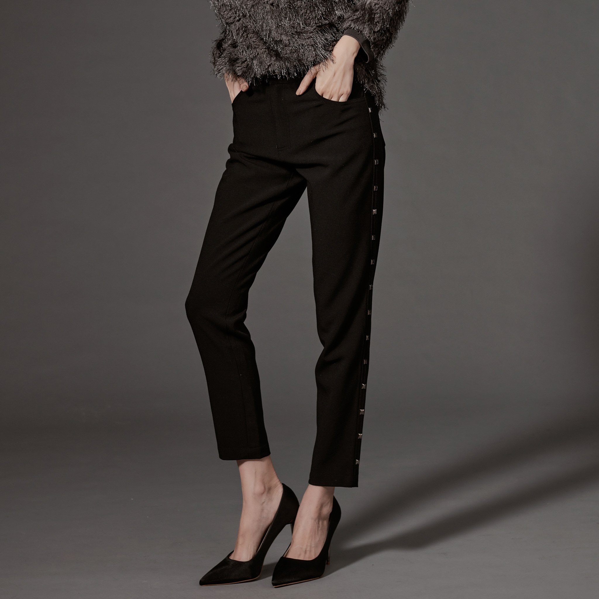 Top4 鉚釘造型合身長褲