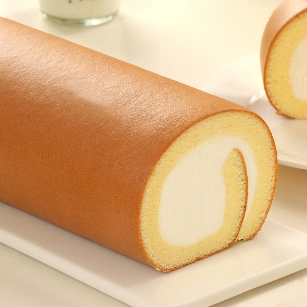Yannick Cream Roll Cake