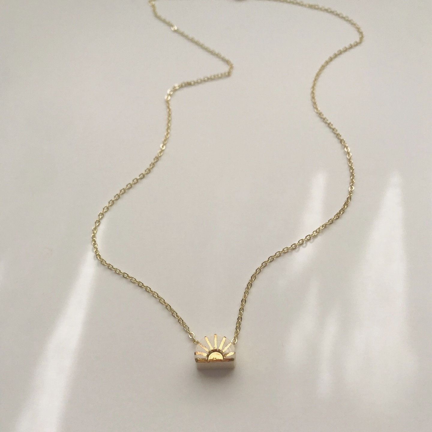 白雲 · 陽光吊墜香薰頸鏈 | ROBIN LEE ESSENTIALS