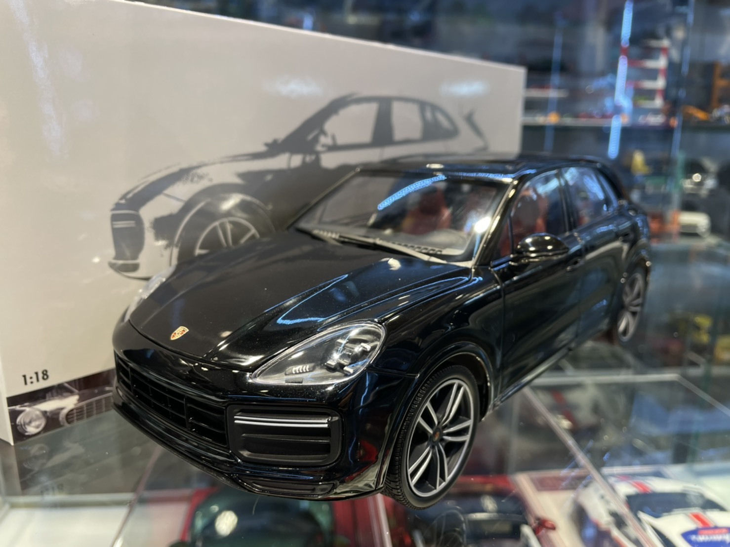 Voiture Miniature Porsche Cayenne Turbo (1:18)