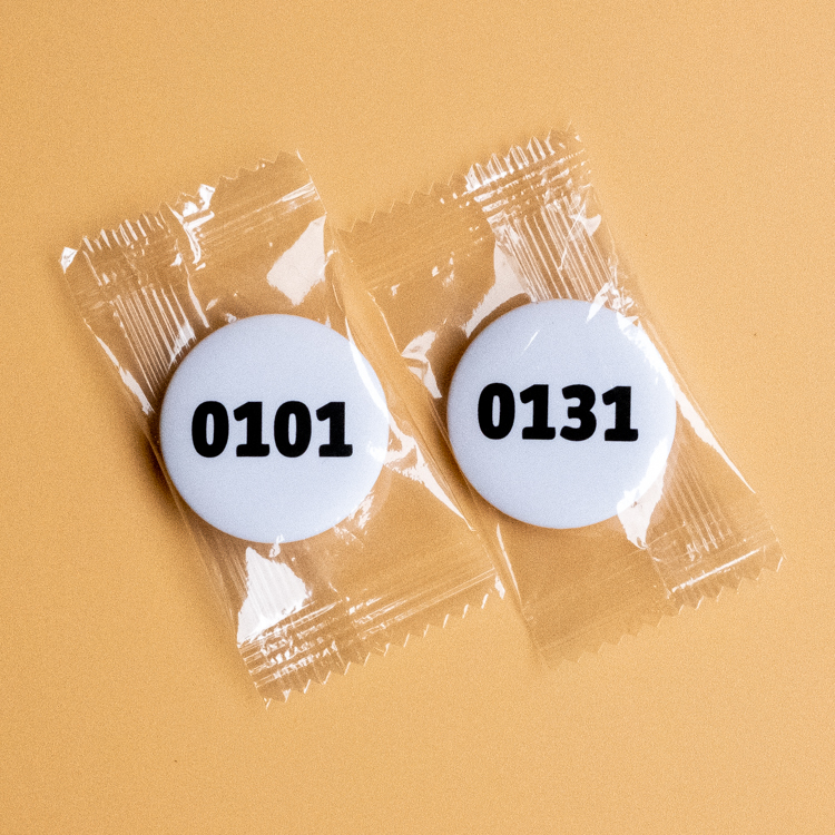 atthattime｜1月｜白色｜日子胸章