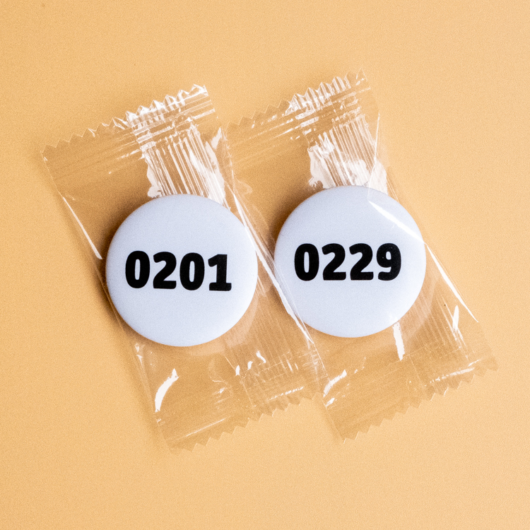 atthattime｜2月｜白色｜日子胸章