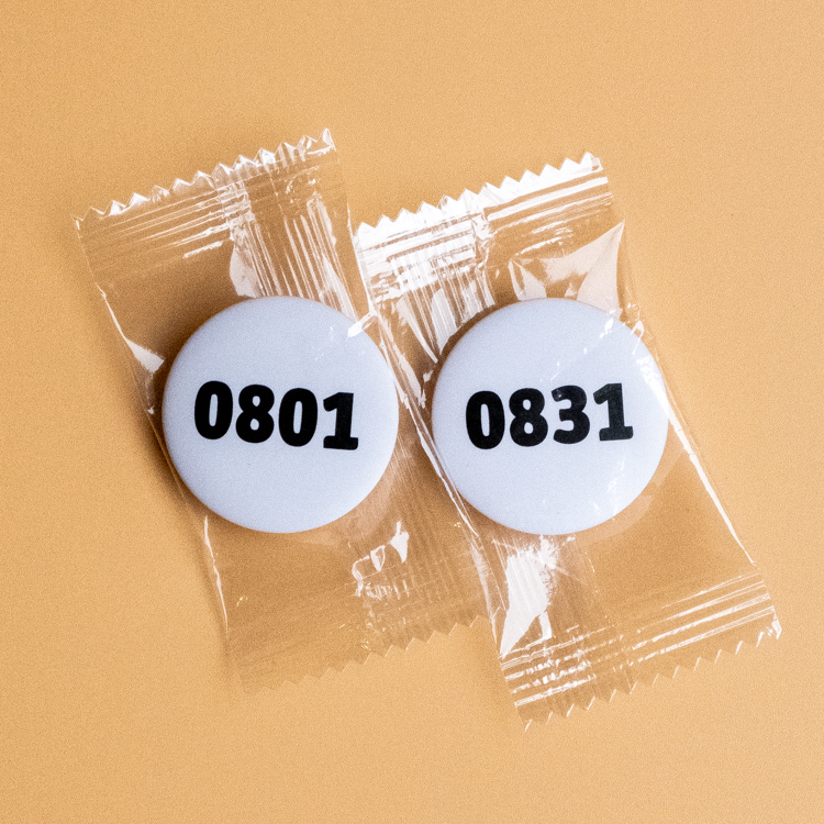 atthattime｜8月｜白色｜日子胸章