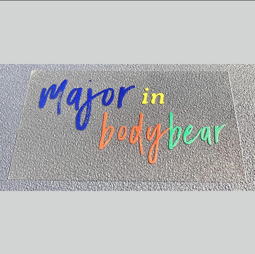 【體熊專科 Major in Body Bear】體熊專科團員手寫貼紙（英文透明底）