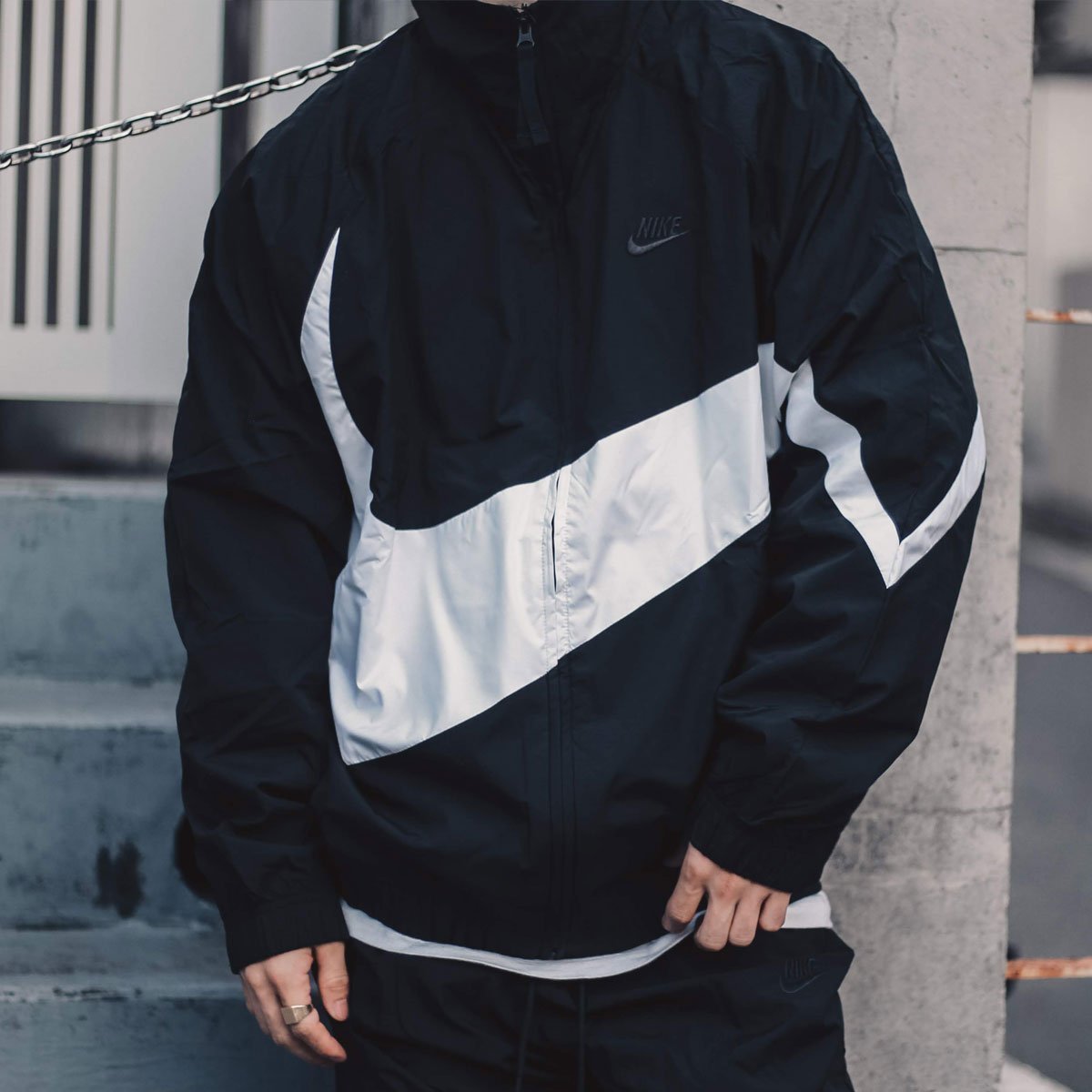 Big swoosh shop anorak