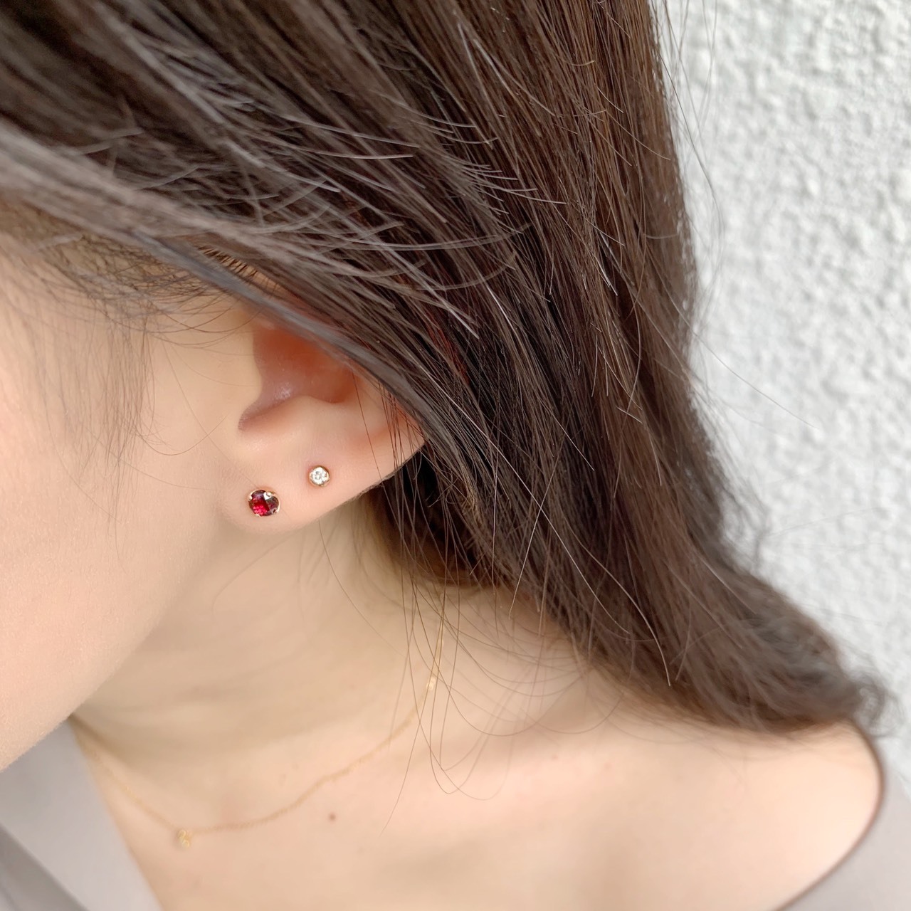 圓四爪石榴石轉珠耳環