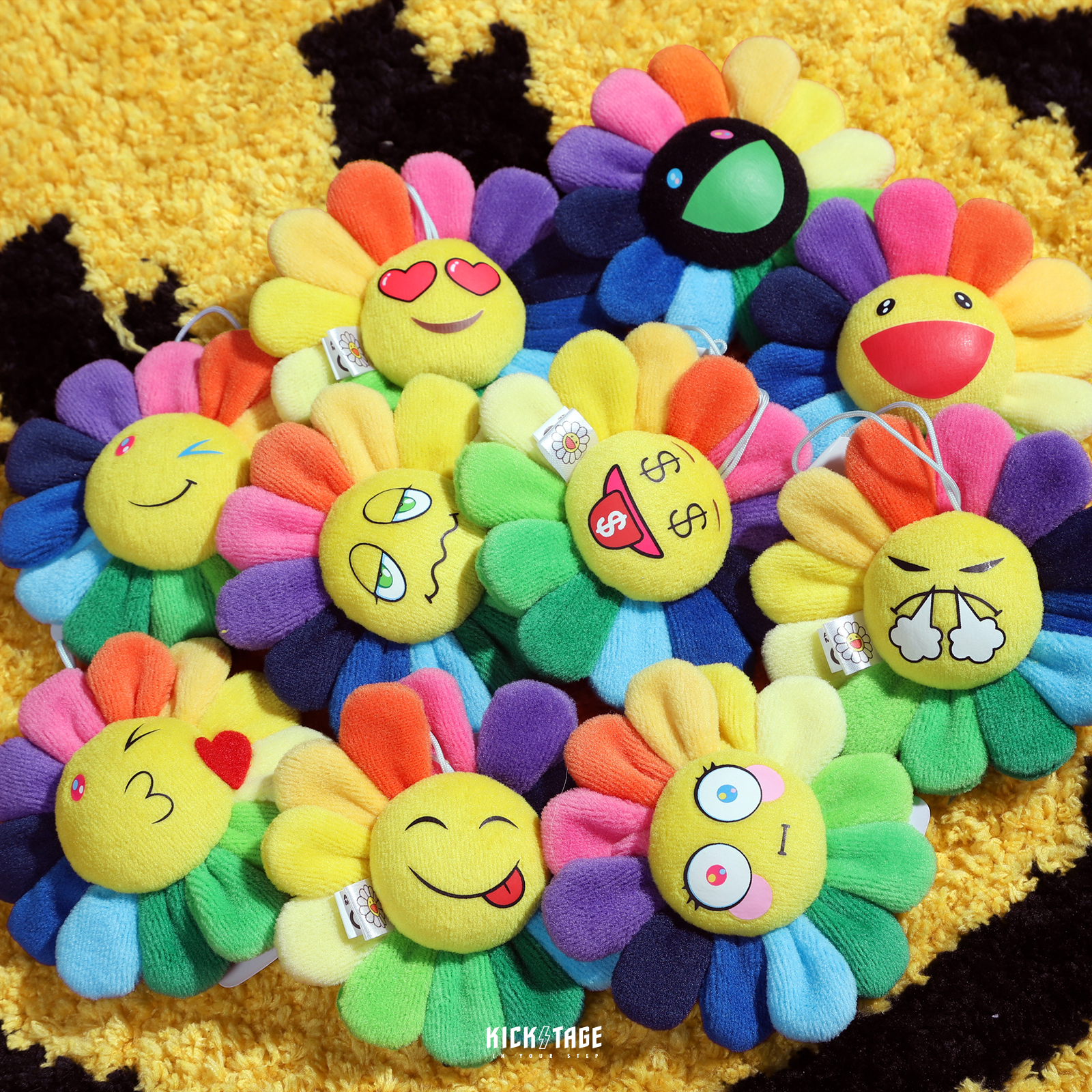 村上隆 Kaikai Kiki Flower Emoji 彩色 表情符號 潮流 太陽花 雙面吊飾 胸花 胸針 小物 收藏 日本【354-0046】