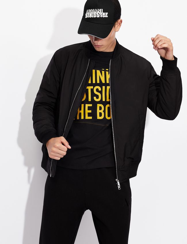 Armani Exchange 胸前英文字圓T